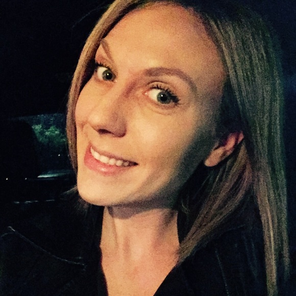 Meet your Posher, Clara - Picture 1 of 2